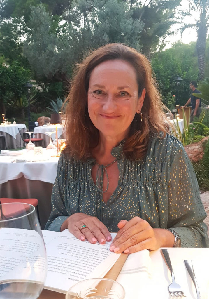 Mireille, freier Trauredner deutsch-spanisch, Hochzeitsrednerin mit Herz, Oficiante de bodas con corazón